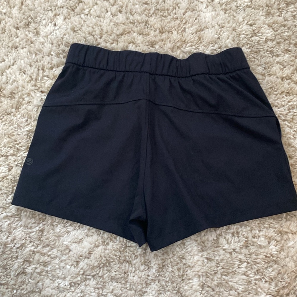 CRZ YOGA Quick Dry Workout Running/workout shorts 2.5” elastic/drawstring XS - Picture 4 of 9